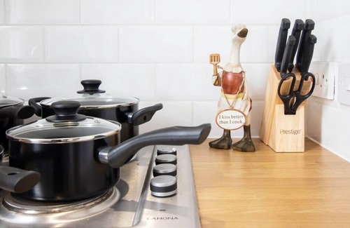 Rushmoor District Apartment | 1 Bed 1 Bath Apt, Contractors & Families, Parking