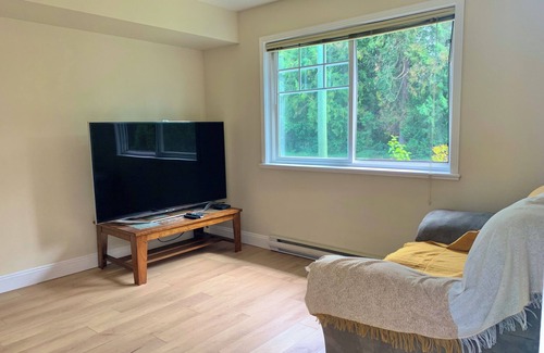 Port Coquitlam House | 1 Bed 1 Bath Suite Coquitlam Centre