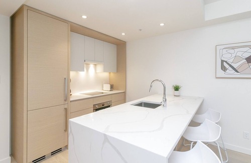 James Bay Condo | 1-bed condo Victoria's Inner Harbour includes parking! 90-DAY MINIMUM