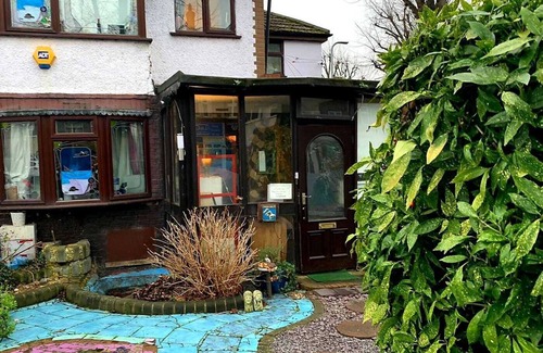 St. Andrew's House | 1 Bed Flat - Sleeps 3 - Garden
