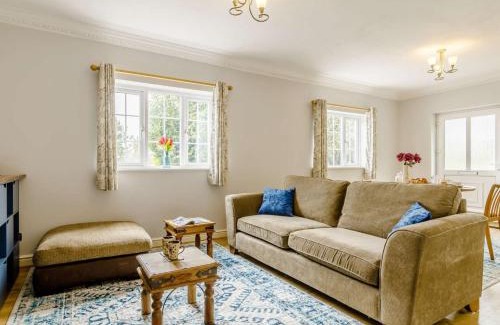 Cwmbach Apartment | 1 Bed in Aberdare 82906
