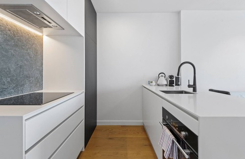 Heidelberg Heights Apartment | 1-Bed Pad with Modern Amenities, Pool & Gym