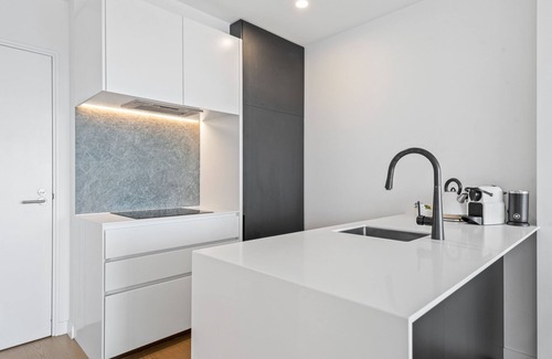 Heidelberg Heights Apartment | 1-Bed Pad with Modern Amenities, Pool & Gym