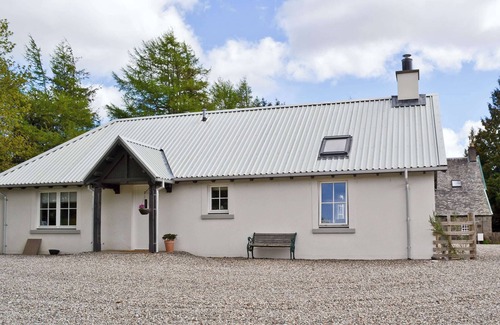 Crieff Cottage | 1 bedroom accommodation in near Comrie and Crieff