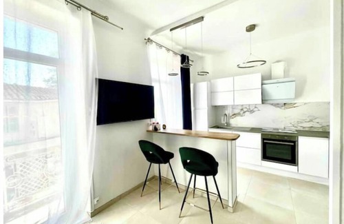 Les Pennes-Mirabeau Apartment | 1 Bedroom Apartment in Les Pennes-Mirabeau