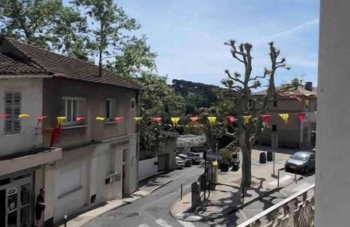 Les Pennes-Mirabeau Apartment | 1 Bedroom Apartment in Les Pennes-Mirabeau