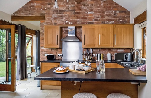 Wotton-under-Edge Cottage | 1 bedroom accommodation in Charfield, near Wotton-under-Edge