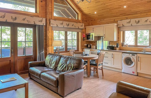 Clova Ski Chalet | 1 bedroom accommodation in Nr Kirriemuir
