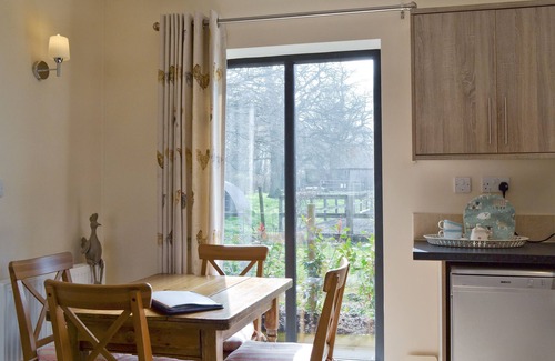 Billingshurst Cottage | 1 bedroom accommodation in Kirdford, near Petworth
