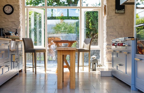 Haverfordwest Cottage | 1 bedroom accommodation in Dreenhill, near Haverfordwest