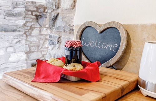 Cauldon Low Cottage | 1 bedroom accommodation in Waterhouses, near Leek