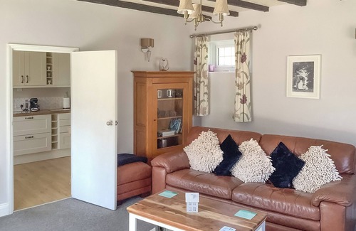 East Dereham Cottage | 1 bedroom accommodation in Yaxham, near Norwich