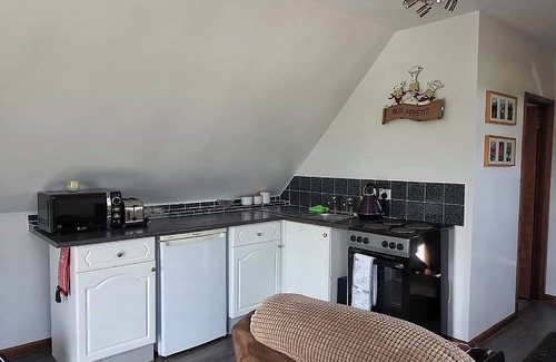Trowbridge Cottage | 1 bedroom accommodation in Marshfield, near Bath