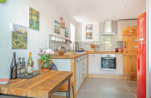 Ammanford Cottage | 1 bedroom accommodation in Llandybie Ammanford, near Llandeilo