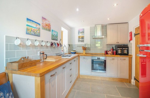 Ammanford Cottage | 1 bedroom accommodation in Llandybie Ammanford, near Llandeilo