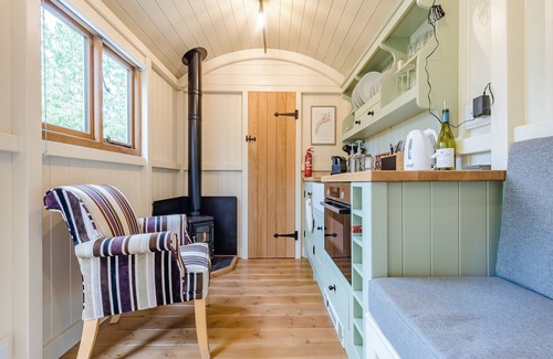 Filkins Cottage | 1 bedroom accommodation in Filkins, near Lechlade