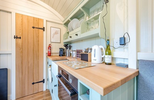 Filkins Cottage | 1 bedroom accommodation in Filkins, near Lechlade
