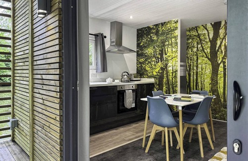 Dilton Marsh Ski Chalet | 1 bedroom accommodation in Westbury