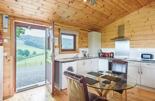 Caersws Ski Chalet | 1 bedroom accommodation in Llandinam, Powys