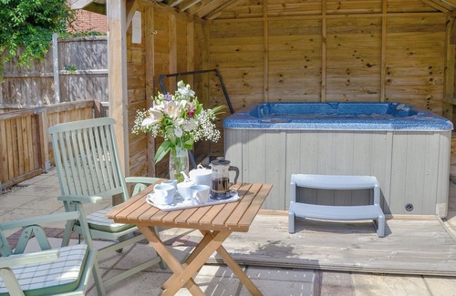 Norwich Cottage | 1 bedroom accommodation in Rackheath, near Wroxham