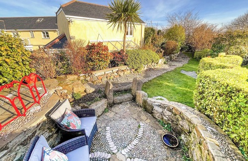 Redruth Cottage | 1 bedroom accommodation in Lanner, near Redruth
