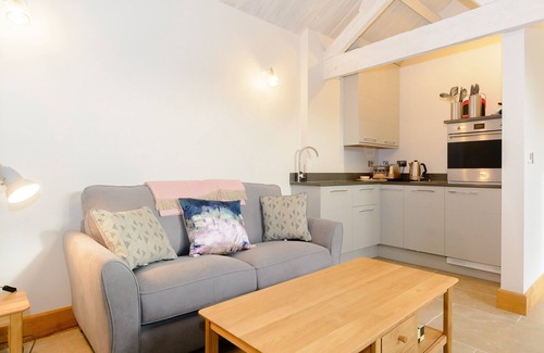 Broad Town Cottage | 1 bedroom accommodation in Thornhill, near Royal Wootton Bassett