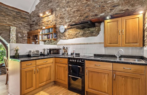 Whitland Cottage | 1 bedroom accommodation in Llanglydwen, near Narberth