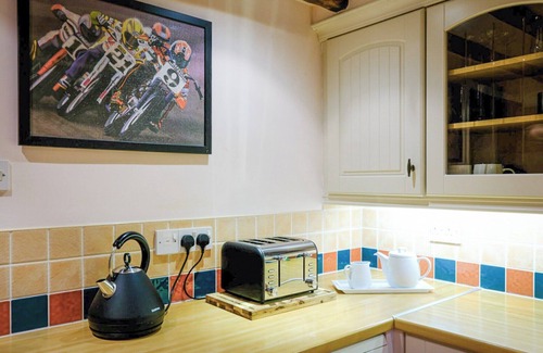Combs Cottage | 1 bedroom accommodation in Combs, near Chapel-en-le-Frith