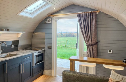 Memus Cottage | 1 bedroom accommodation in Forfar