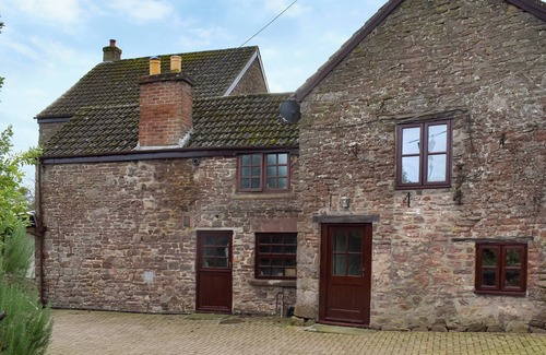 Lydney Cottage | 1 bedroom accommodation in Woolaston, near Lydney