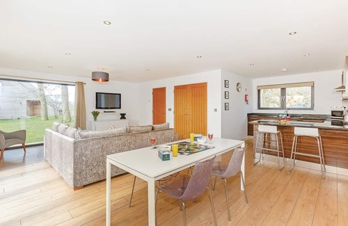 Pocklington Ski Chalet | 1 bedroom accommodation in Pocklington, York