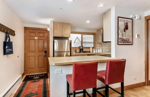 Vail Condo | 1 Bedroom Antlers Vacation Rental With Incredible Slopeside Views and Just a Short Walk to Gondola and Lionshead Village