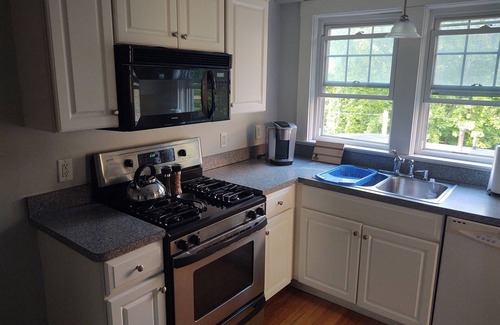 Readville Apartment | 1-Bedroom Apartment in Milton Lower Mills convenient to Boston & Cambridge