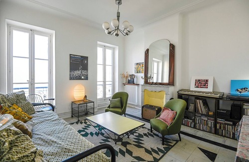 Saint-Lazare Apartment | 1-bedroom apartment near downtown