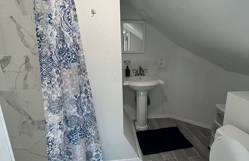 Hillside Apartment | 1 bedroom Apartment near Airport