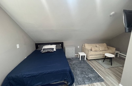 Hillside Apartment | 1 bedroom Apartment near Airport