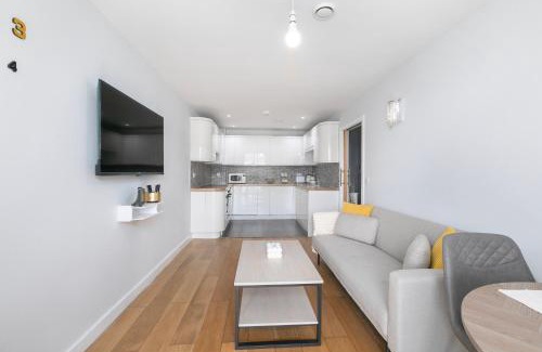 Royal Docks Apartment | 1 Bedroom Apartment near City Airport