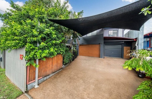 Portsmith Apartment | 1 Bedroom Apartment, Private Courtyard.