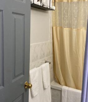 Gulf View Apartment | 1 Bedroom Apartment, in Coconut Drive San Fernando