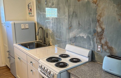 Nob Hill Apartment | 1 Bedroom apartment w/Balcony