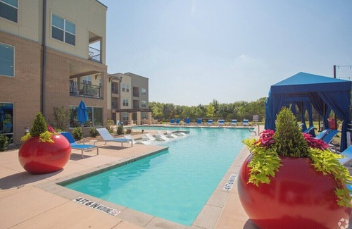 Cedar Hill Apartment | 1-bedroom apartment in cool Cedar Hill with AC, WiFi, fitness room, pool area