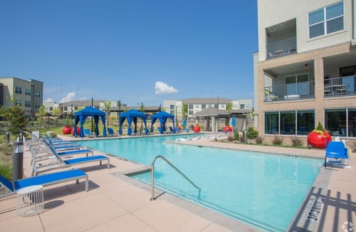 Cedar Hill Apartment | 1-bedroom apartment in cool Cedar Hill with AC, WiFi, fitness room, pool area