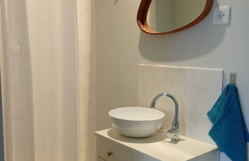Thorigny-sur-Oreuse Bed & Breakfast | 1 Bedroom Bed & breakfast in THORIGNY-SUR-OREUSE