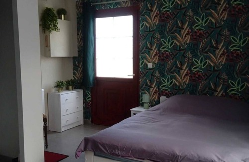 Thorigny-sur-Oreuse Bed & Breakfast | 1 Bedroom Bed & breakfast in THORIGNY-SUR-OREUSE