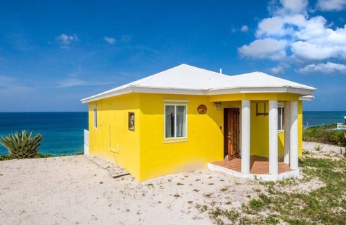 Cat Island Villa | 1 Bedroom, Beach Cottage at The Ocean Dream eco friendy Retreat