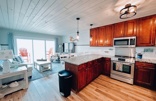 McCutcheon Field Condo | 1 Bedroom Condo at Topsail Dunes w/POOL