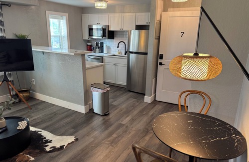 Country Club Plaza Area Apartment | 1 Bedroom Condo on the Plaza 41