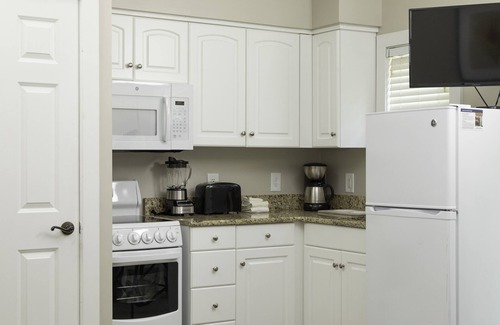 Lackey Cottage | 1 Bedroom Cottage Suite Village in King's Creek weekly booking 8days/7nights.