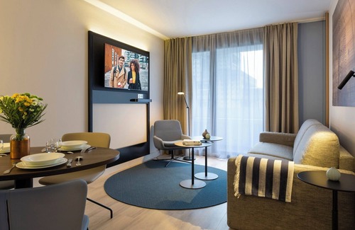 Gambetta Apartment | 1 Bedroom Deluxe with Balcony In La Défense Paris