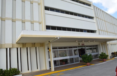 Sandy Lane Apartment | 1 Bedroom flat, Air. Cond, Swimming Pool, 10 minutes from Beach